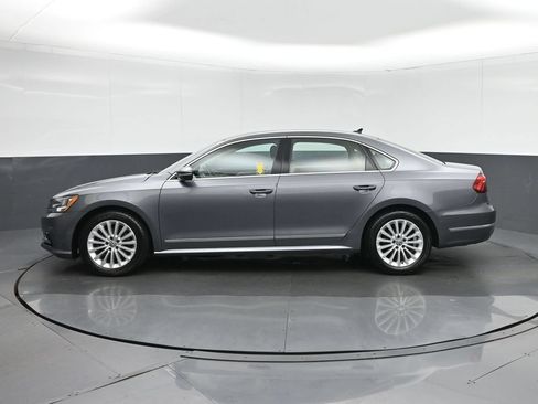 Used 2017 Volkswagen Passat 1.8T SE FWD image 4