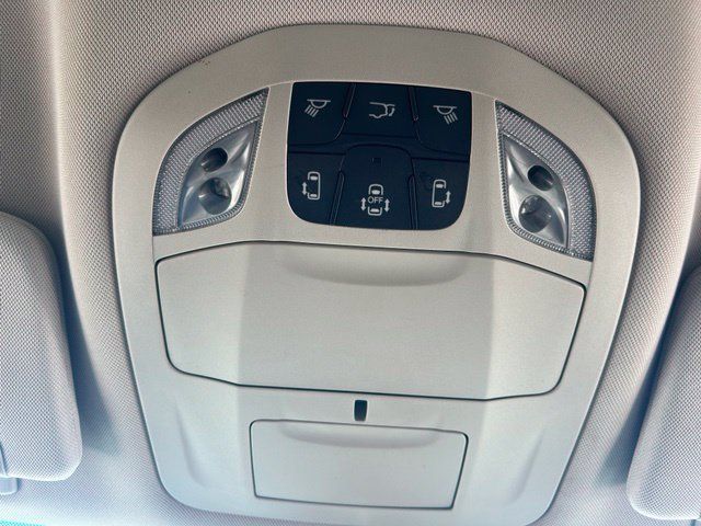 Used 2022 Chrysler Pacifica Touring-L FWD image 23