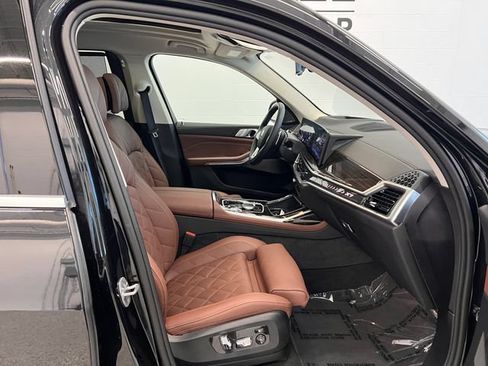 Used 2026 BMW X7 xDrive40i AWD/4WD image 16