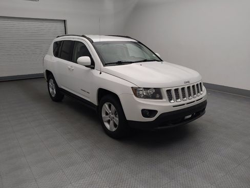 Used 2017 Jeep Compass Latitude AWD/4WD image 13