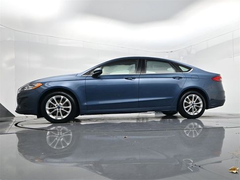 Used 2019 Ford Fusion SE image 34