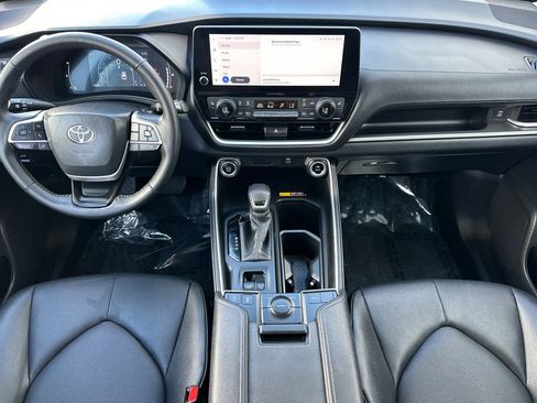 Certified 2024 Toyota Grand Highlander FWD image 14