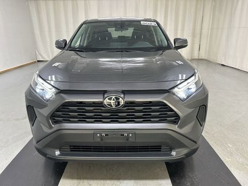 Used 2023 Toyota RAV4 LE AWD/4WD image 3