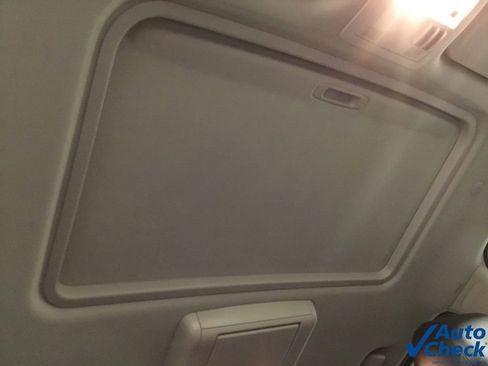 Used 2012 Chevrolet Avalanche LTZ image 40