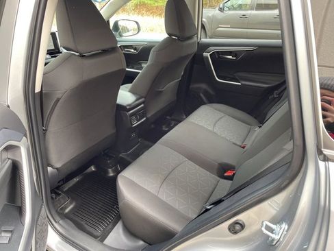 Used 2025 Toyota RAV4 XLE image 10