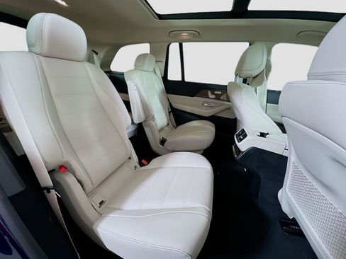 Used 2026 Mercedes-Benz GLS 450 4MATIC image 31