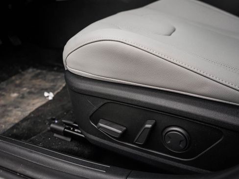 New 2026 Hyundai Elantra Limited image 16