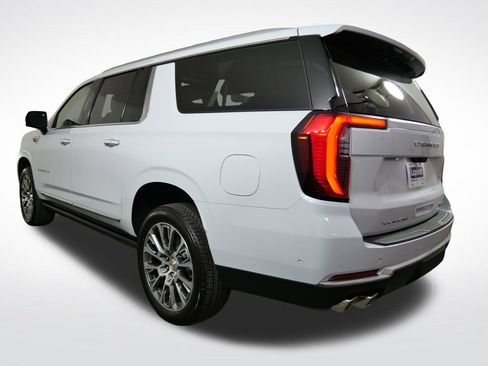 New 2026 GMC Yukon XL Denali w/ Denali Reserve Package AWD/4WD image 4