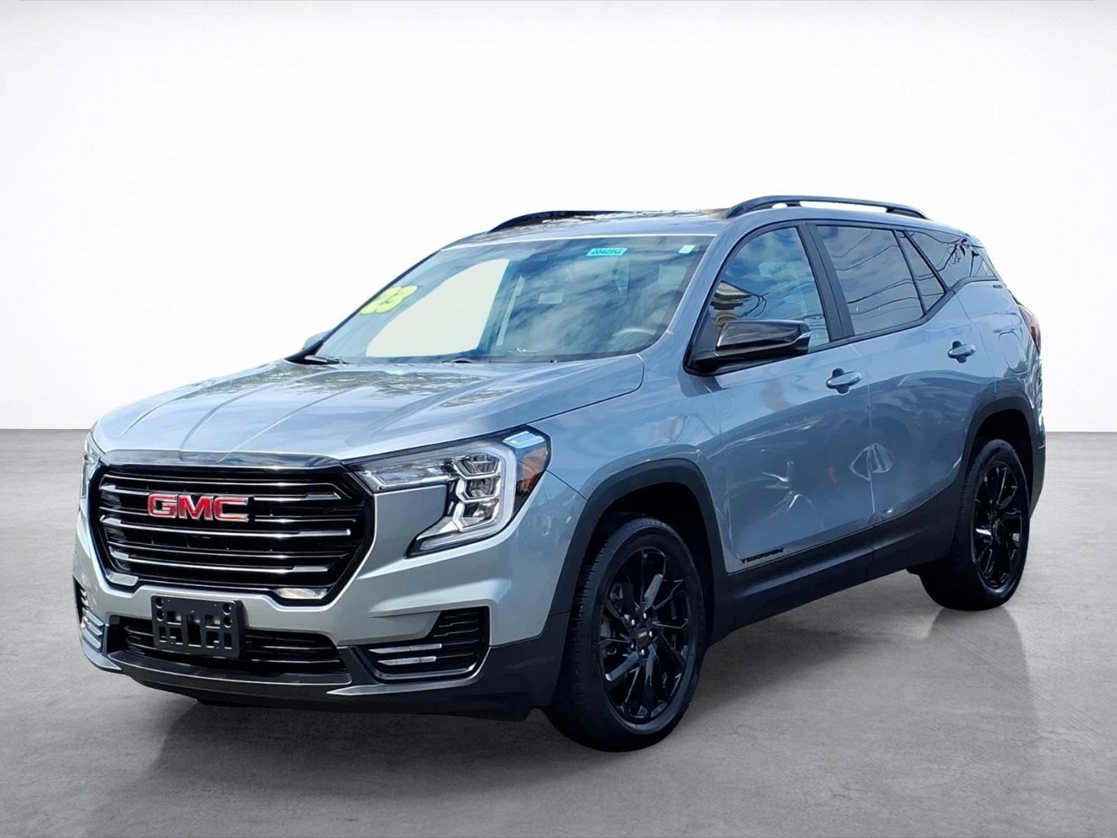 Certified 2023 GMC Terrain SLE w/ Driver Convenience Package AWD/4WD image 1