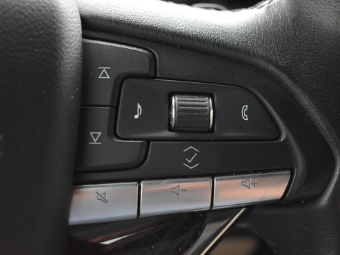 Used 2023 Cadillac Escalade ESV Premium Luxury w/ Performance Package AWD/4WD image 31
