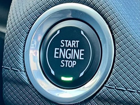 Used 2025 Chevrolet TrailBlazer LT image 28