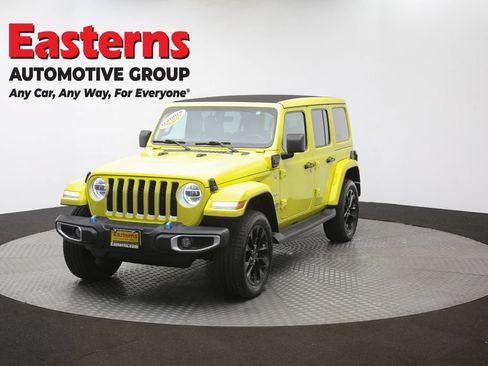 Used 2022 Jeep Wrangler Unlimited Sahara w/ Cold Weather Group AWD/4WD image 55