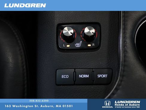 Used 2015 Toyota Avalon XLE FWD image 25