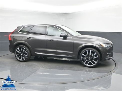 Used 2023 Volvo XC60 B5 Ultimate w/ Protection Package Premier image 1