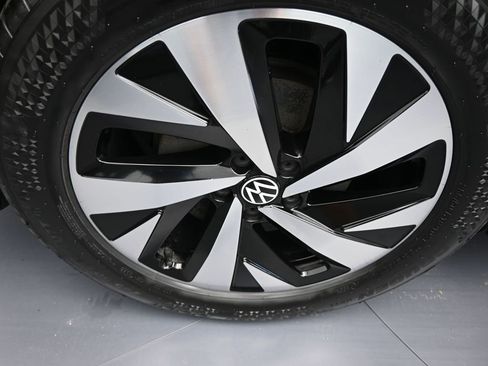 Used 2023 Volkswagen ID.4 Pro image 39