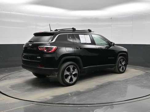 Used 2017 Jeep Compass Latitude w/ Popular Equipment Group image 8