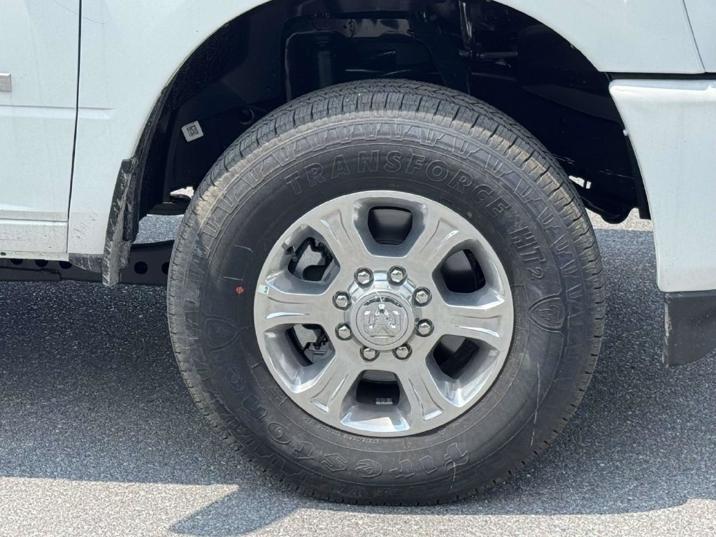 New 2026 RAM 3500 Big Horn AWD/4WD image 11
