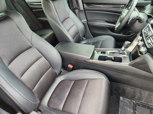 Used 2019 Honda Accord Sport image 17