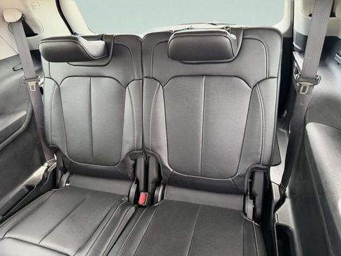 Used 2022 Jeep Grand Cherokee L Limited w/ Luxury Tech Group II image 22