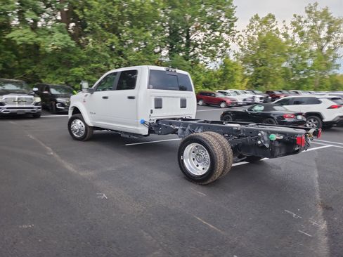 New 2026 RAM 5500 4x4 Crew Cab image 20