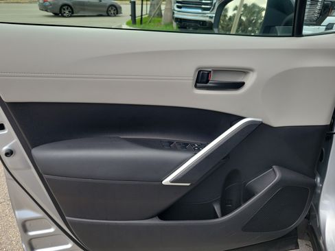 Used 2026 Toyota Corolla Cross L FWD image 21