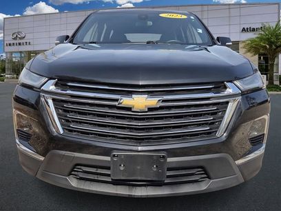 Used 2023 Chevrolet Traverse LT