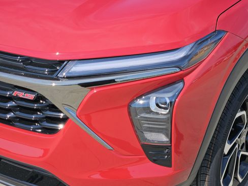 New 2026 Chevrolet Trax RS w/ Driver Confidence Package FWD image 5