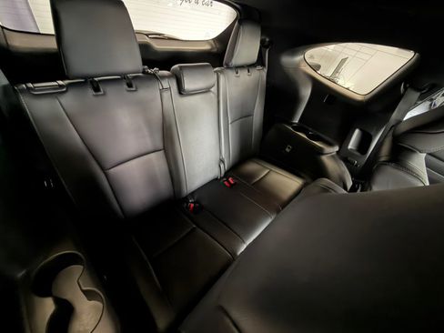 Used 2025 Toyota Highlander XSE AWD/4WD image 30
