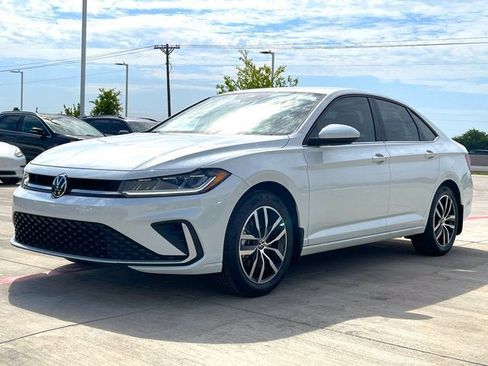 New 2025 Volkswagen Jetta SE image 3