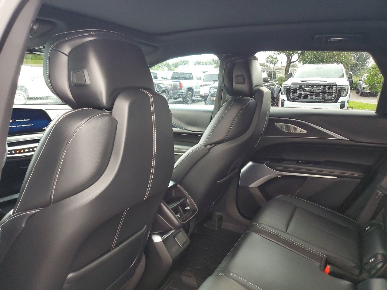 Used 2024 Cadillac Lyriq Sport w/ LPO, Floor Liner Package AWD/4WD image 10