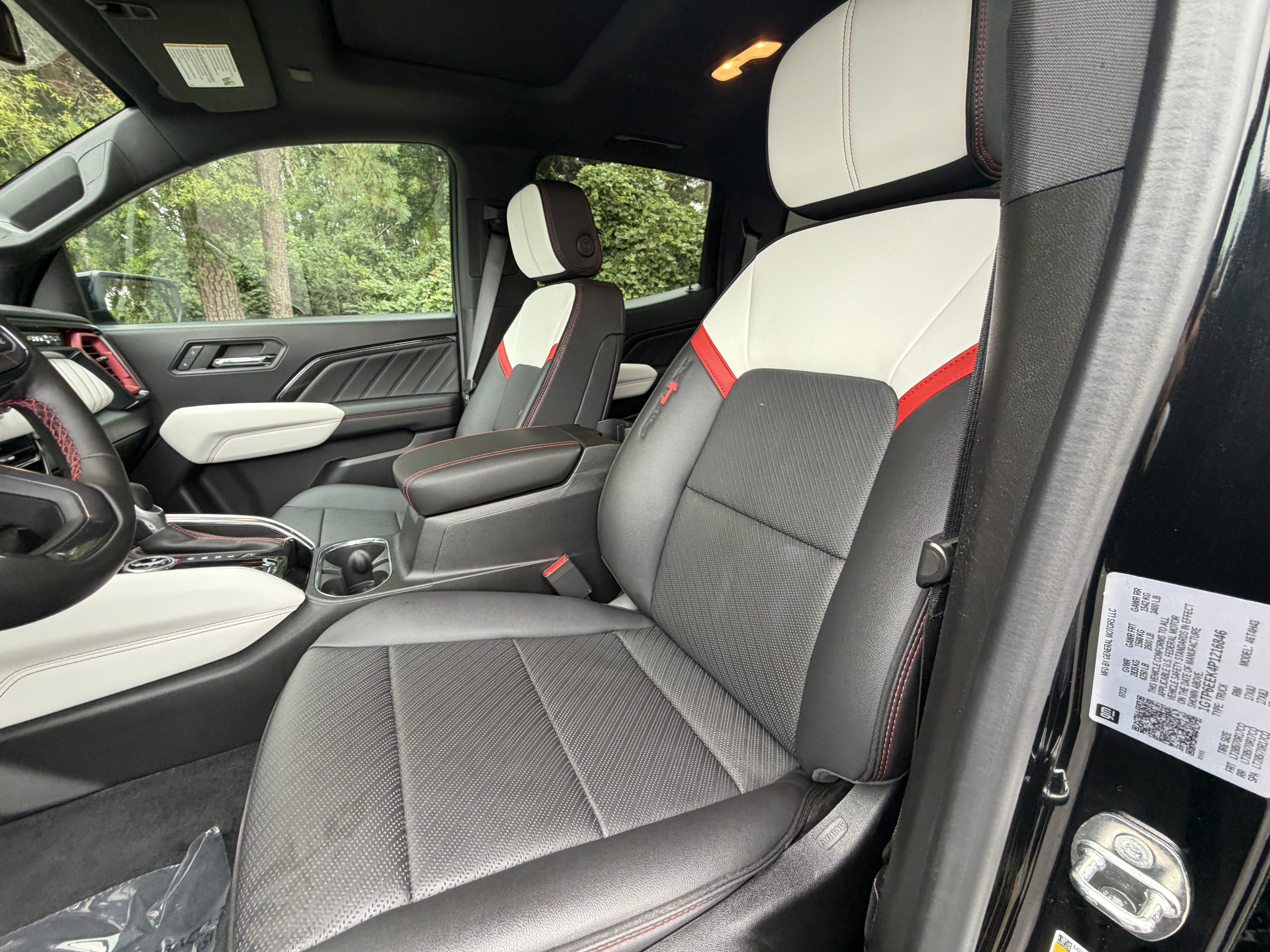 Used 2023 GMC Canyon AT4X w/ Edition 1 AWD/4WD image 15