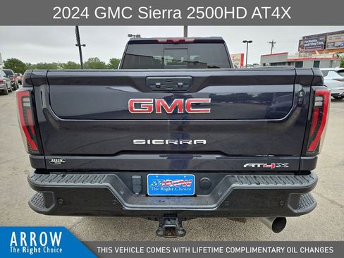 Used 2024 GMC Sierra 2500 AT4X AWD/4WD image 11
