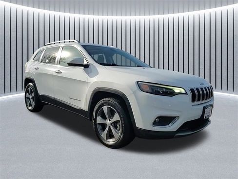 Used 2020 Jeep Cherokee Limited image 1