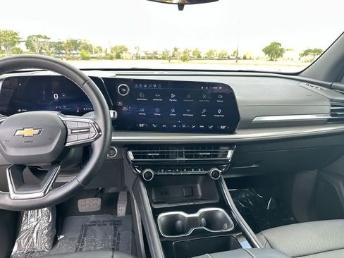 Used 2026 Chevrolet Traverse LT FWD image 20
