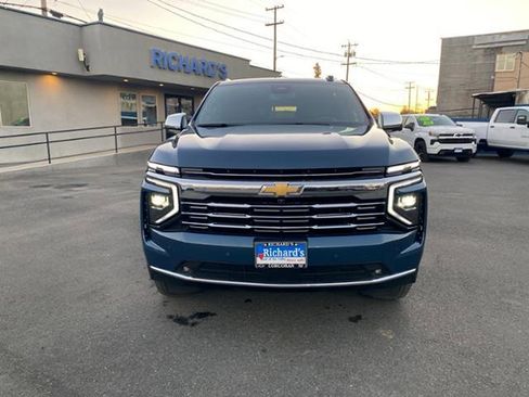Used 2025 Chevrolet Suburban Premier RWD image 13