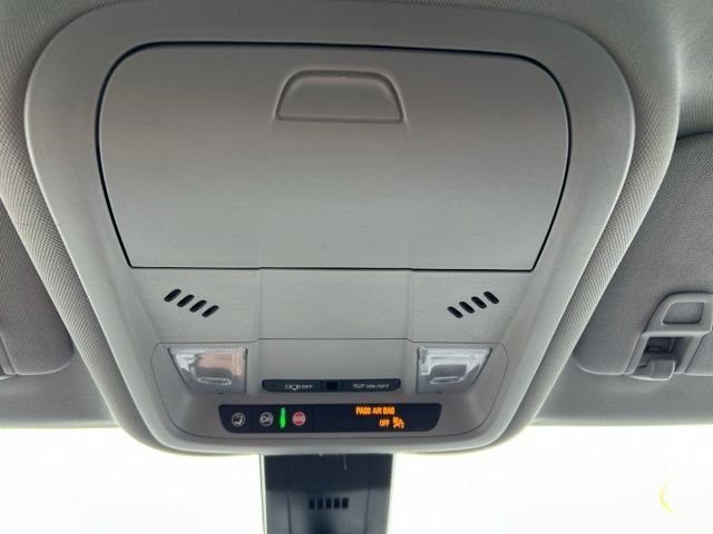 Used 2023 Chevrolet Equinox LT AWD/4WD image 44