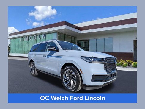 Certified 2025 Lincoln Navigator Reserve AWD/4WD image 1