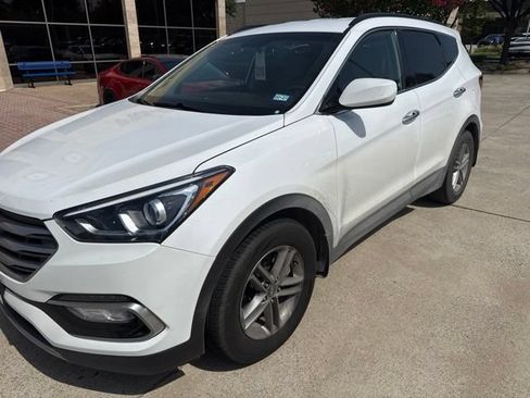 Used 2017 Hyundai Santa Fe Sport FWD image 2
