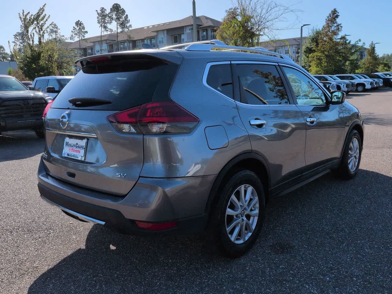 Used 2018 Nissan Rogue SV FWD image 6