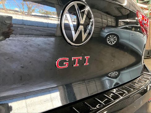New 2026 Volkswagen GTI SE FWD image 10