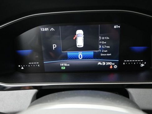 Used 2025 Volkswagen Jetta SE image 11