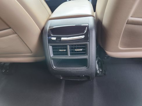 Used 2017 Cadillac XT5 Platinum AWD/4WD image 25