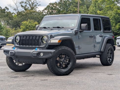 Used 2024 Jeep Wrangler Unlimited AWD/4WD image 4