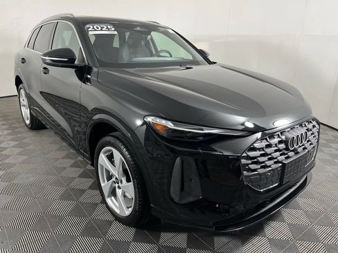 Certified 2025 Audi Q5 Premium w/ Premium Plus AWD/4WD image 2