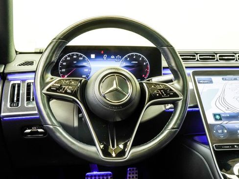 Used 2022 Mercedes-Benz S 500 4MATIC w/ AMG Line Package image 22