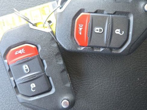 Used 2025 Jeep Wrangler Sport AWD/4WD image 39