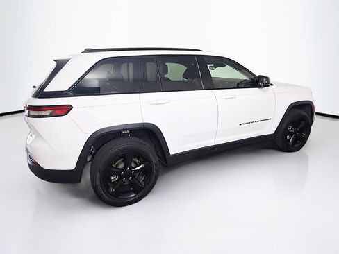 Used 2023 Jeep Grand Cherokee Limited w/ Black Appearance Package RWD image 10