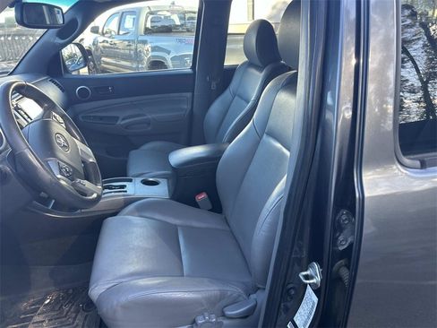 Used 2014 Toyota Tacoma 4x4 Double Cab image 12
