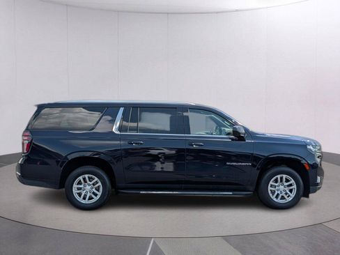 Used 2022 Chevrolet Suburban LT AWD/4WD image 6