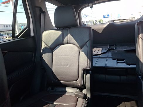Used 2025 Honda Pilot Black Edition image 14
